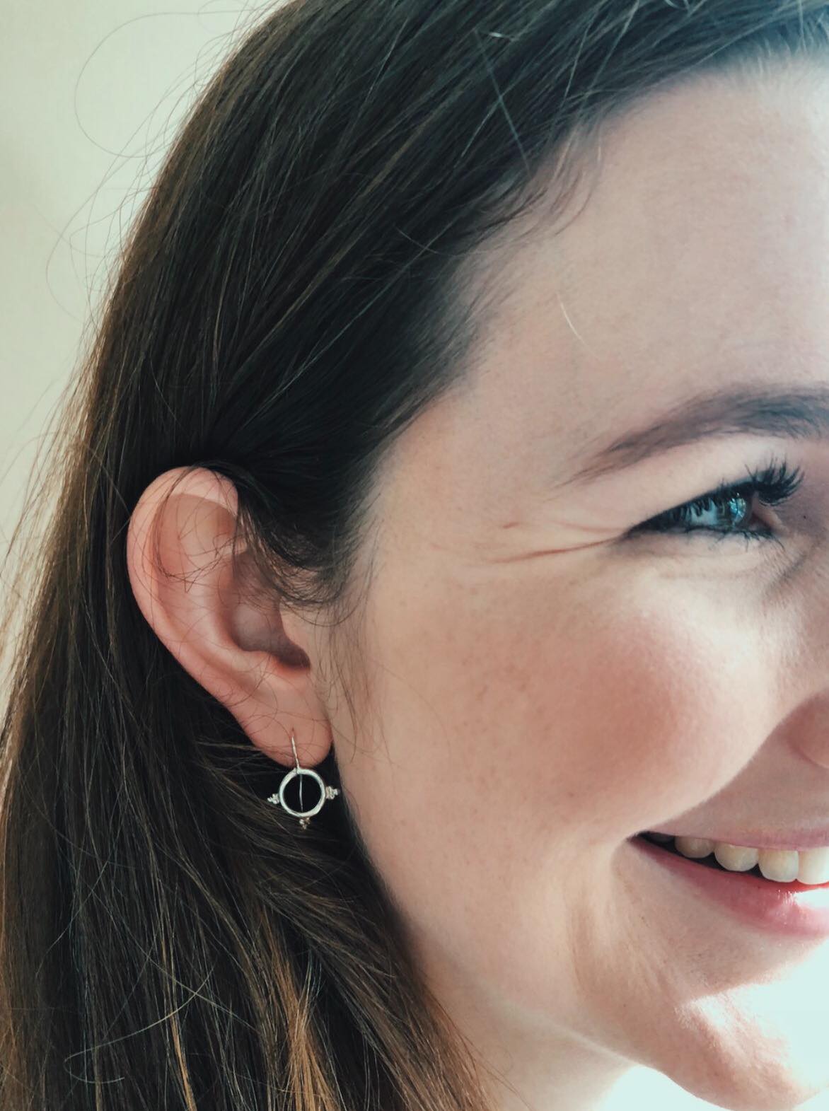Tri-dot earrings