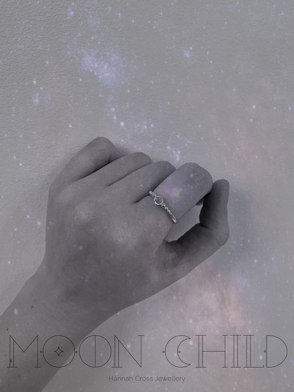 Mini moon ring