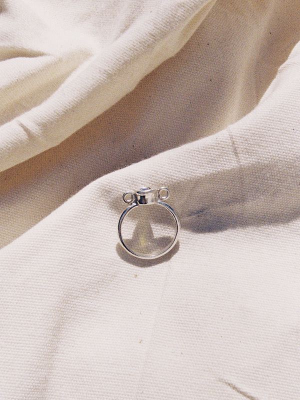 Amphora ring