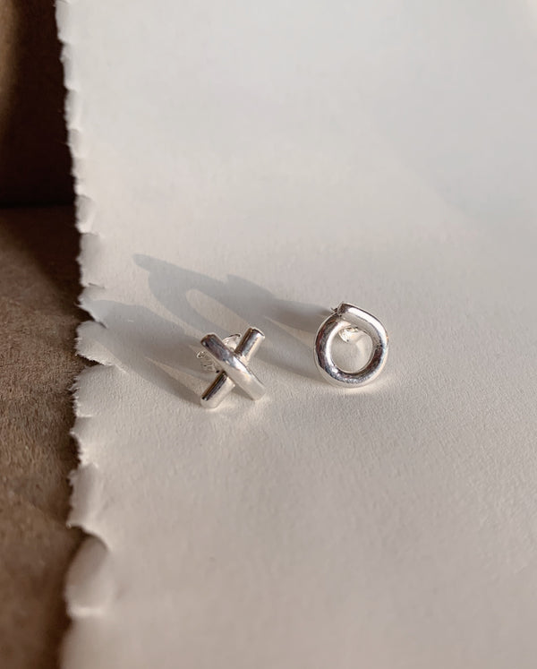XO studs
